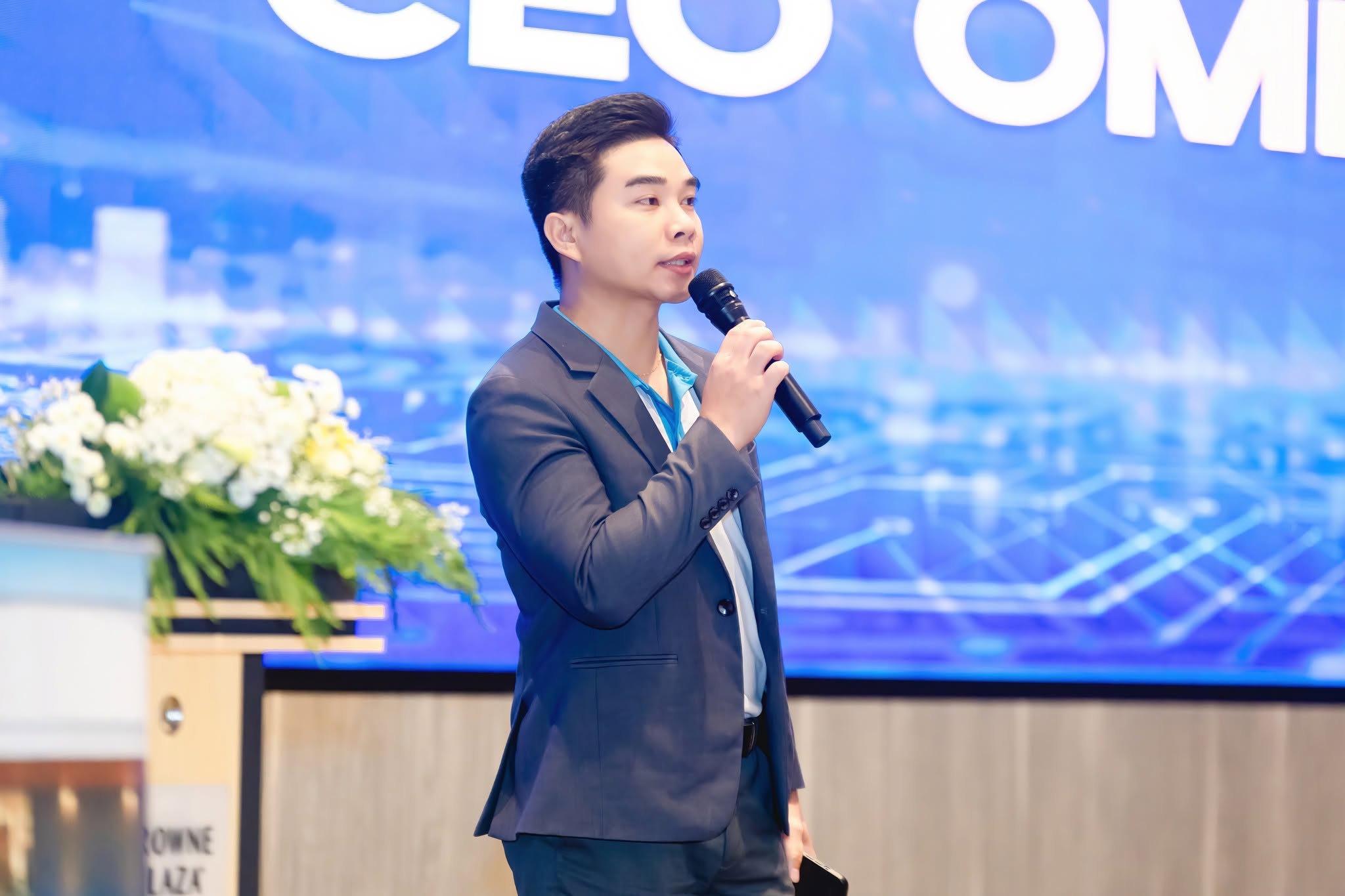 CEO OMI JSC phát biểu tại lễ ký kết với Buber Connect