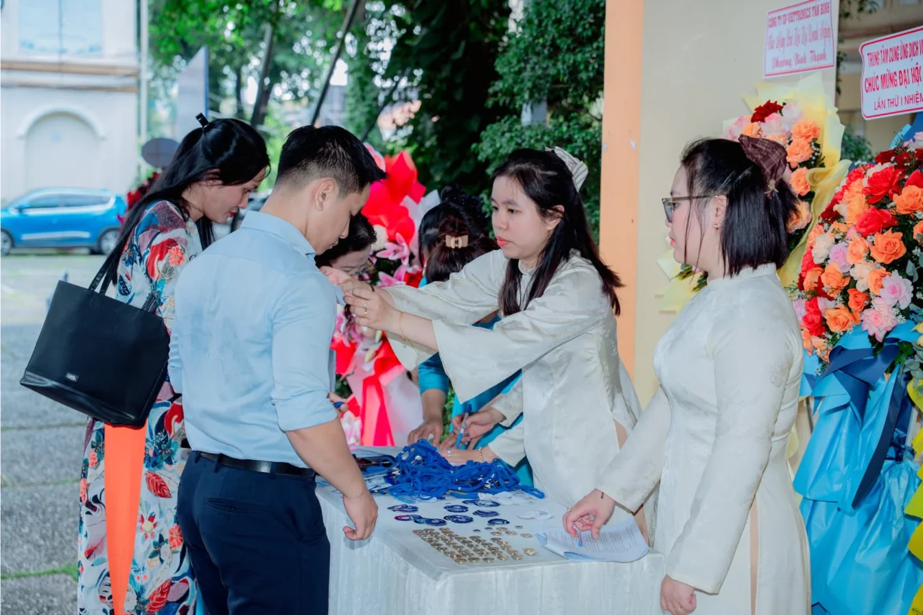 Đón tiếp đại biểu tại Đại hội Hội Doanh nghiệp phường Bình Thạnh